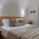 Nalas * Emporio (Santorini)