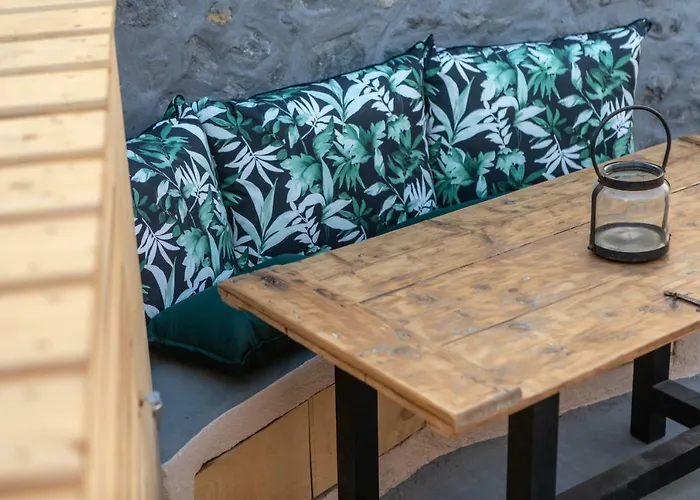 Nalas * Emporio (Santorini)