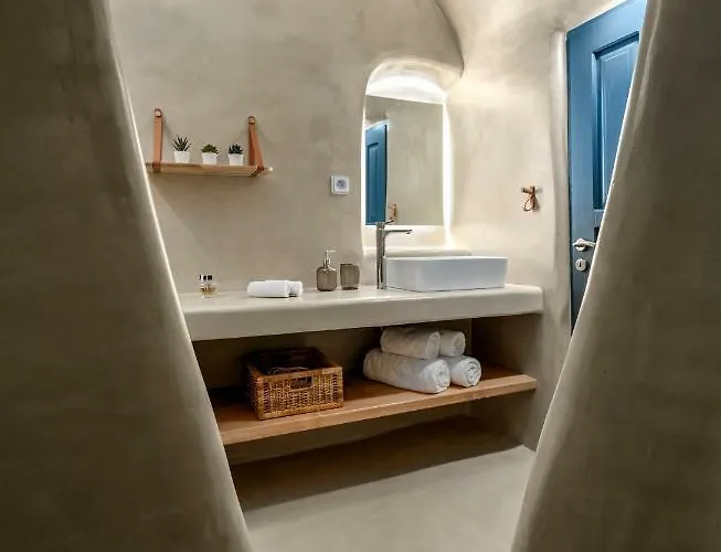 Nalas Emporio (Santorini)