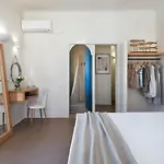 Nalas Emporio (Santorini)
