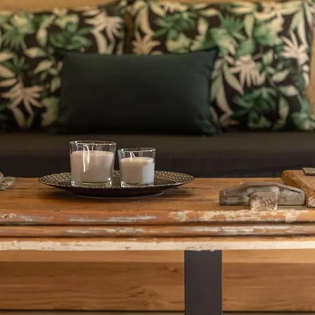 Nalas Emporio (Santorini)