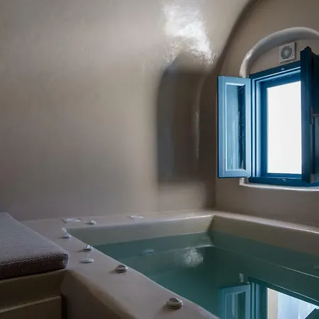 Nalas Emporio (Santorini)