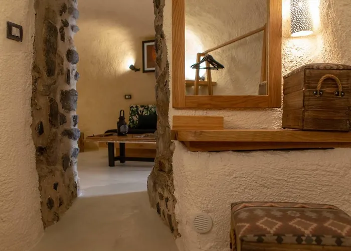 Nalas * Emporio (Santorini)